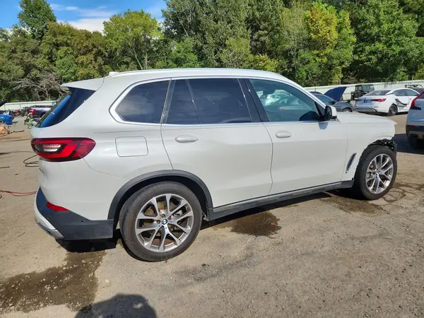 5UXCR4C03M9H71495 — 2021 BMW X5, фото 3 с аукциона Copart, Передняя часть