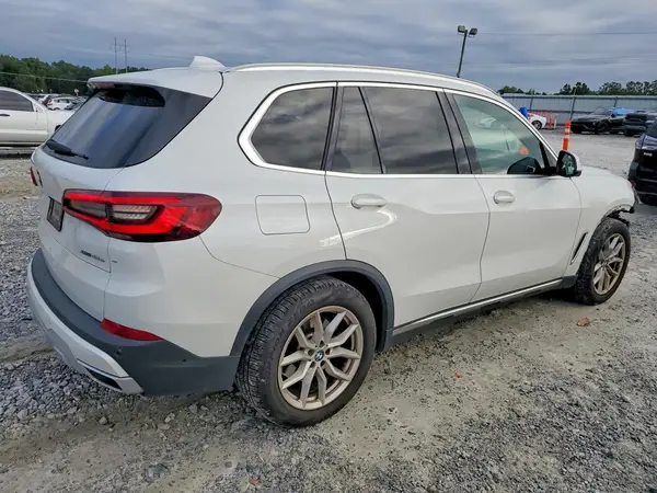 5UXTA6C06M9E45161 — 2021 BMW X5, фото 3 с аукциона Copart, Боковая часть