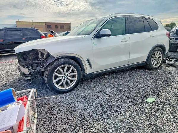 5UXCR6C00M9E36027 — 2021 BMW X5, Передняя часть (Front End), фото до ремонта