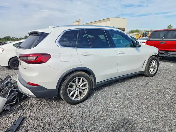 5UXCR6C00M9E36027 — 2021 BMW X5, фото 3 с аукциона Copart, Передняя часть
