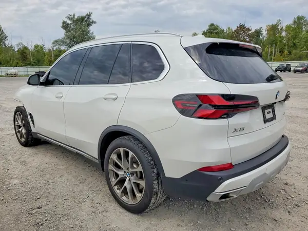 5UX23EU04R9V13556 — 2024 BMW X5, фото 2 с аукциона Copart 05.10.2026, Передняя часть