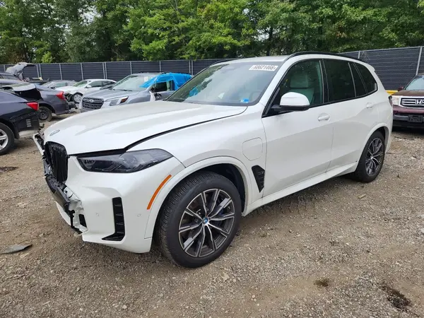 5UX43EU08R9V88155 — 2024 BMW X5, Передняя часть (Front End), фото до ремонта