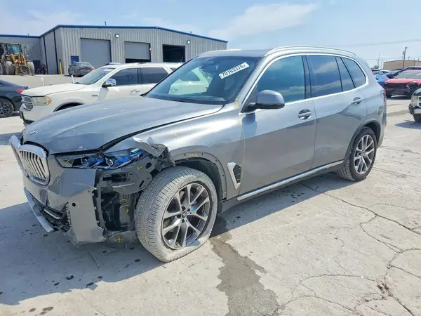 5UX23EU02R9S28497 — 2024 BMW X5, Передняя часть (Front End), фото до ремонта
