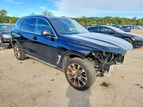 5UX23EU06R9S21570 — 2024 BMW X5, фото 4 с аукциона Copart, Передняя часть