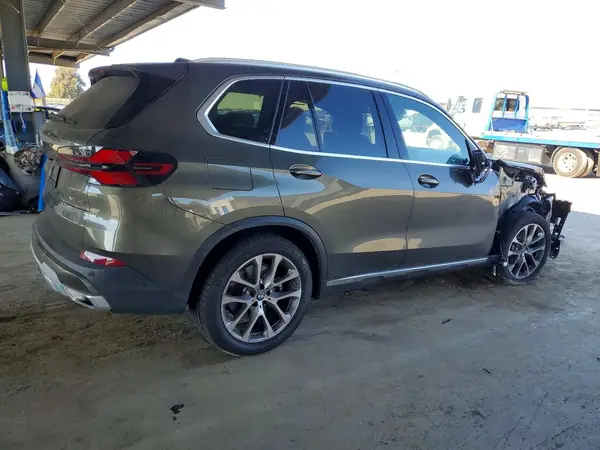 5UX23EU02S9Y82597 — 2025 BMW X5, фото 3 с аукциона Copart, Передняя часть