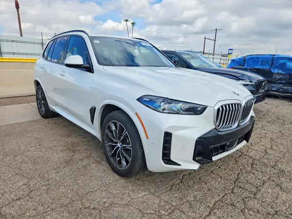 5UX23EU00T9234774 — 2026 BMW X5, фото 4 с аукциона Copart 28.09.2026, Передняя часть