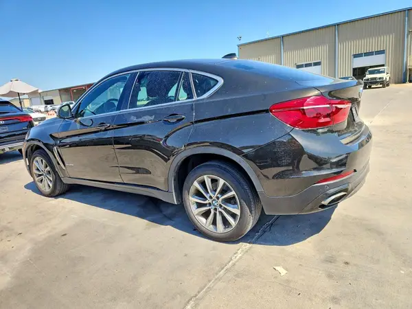 5UXKU2C57J0X49975 — 2018 BMW X6, фото 2 с аукциона Copart 05.10.2026, Мелкие вмятины и царапины