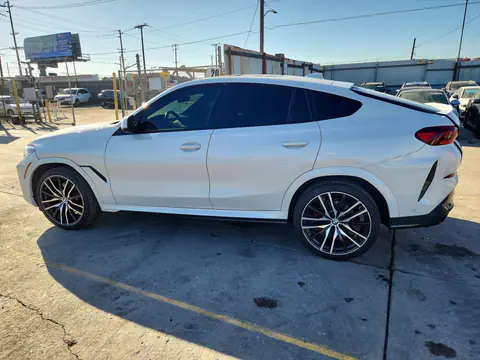 2022 BMW X6 xDrive40I VIN 5UXCY6C0XN9M18989 фото 2