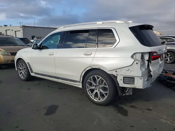 5UXCW2C02L9C89693 — 2020 BMW X7, фото 2 с аукциона Copart 28.09.2026, Задняя часть