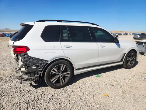 2022 BMW X7 xDrive40I VIN 5UXCW2C02N9K34757 фото 3