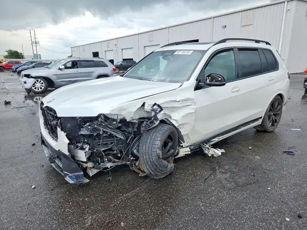 5UX23EM0XP9P23138 — 2023 BMW X7, Передняя часть (Front End), фото до ремонта