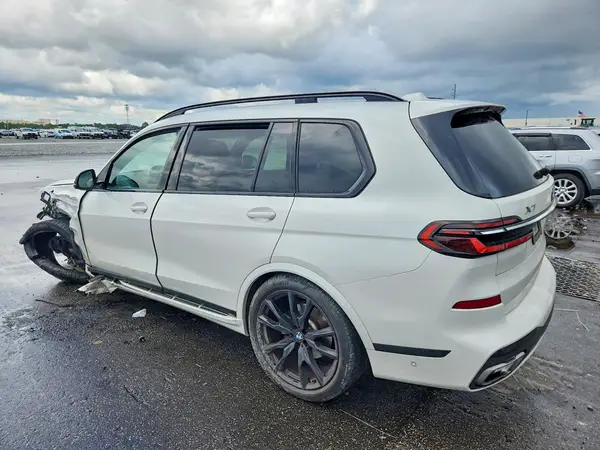 5UX23EM0XP9P23138 — 2023 BMW X7, фото 2 с аукциона Copart, Передняя часть