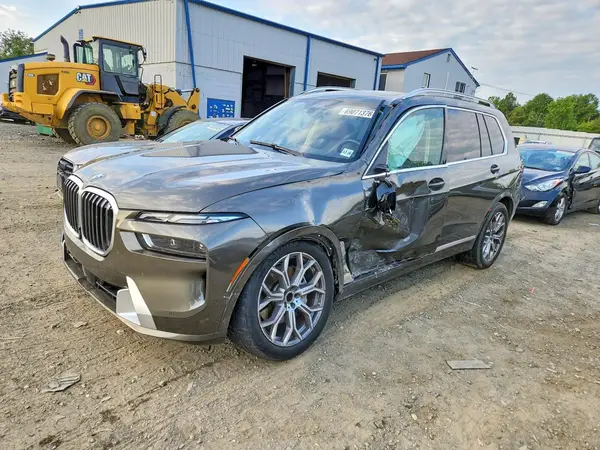 5UX23EM02R9U79715 — 2024 BMW X7, Передняя часть (Front End), фото до ремонта