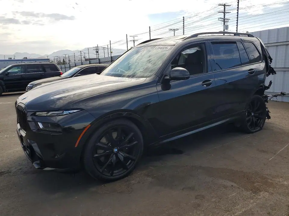 5UX23EM00S9W95763 BMW X7 2025 — повреждение Задняя часть, фото до ремонта