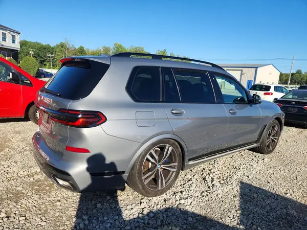 5UX23EM06S9X80414 — 2025 BMW X7, фото 3 с аукциона Copart, Передняя часть