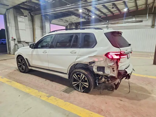 5UX33EM09S9W47716 — 2025 BMW X7, фото 2 с аукциона Copart, Задняя часть