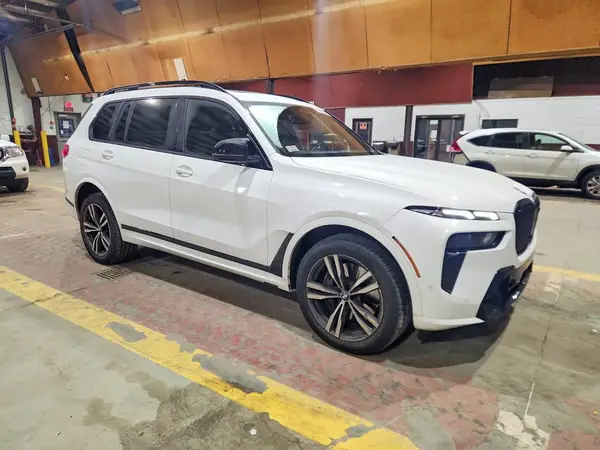 5UX33EM09S9W47716 — 2025 BMW X7, фото 4 с аукциона Copart, Задняя часть