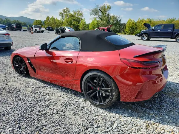 WBAHF9C05SWY42279 — 2025 BMW Z4, фото 2 с аукциона Copart, Боковая часть