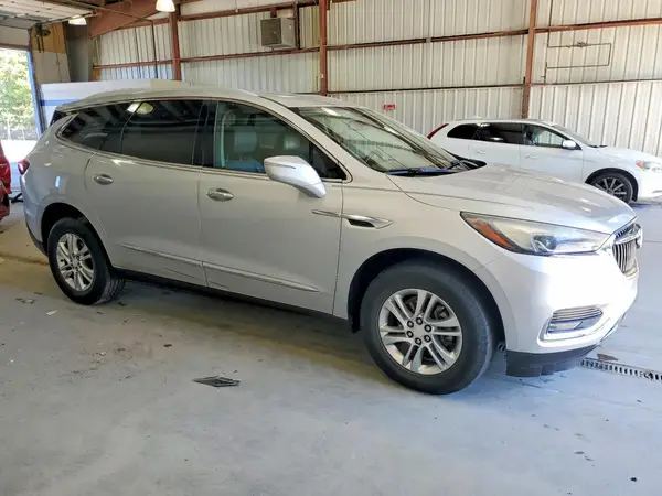 5GAERBKW2JJ164159 — 2018 Buick Enclave, фото 4 с аукциона Copart, Мелкие вмятины и царапины