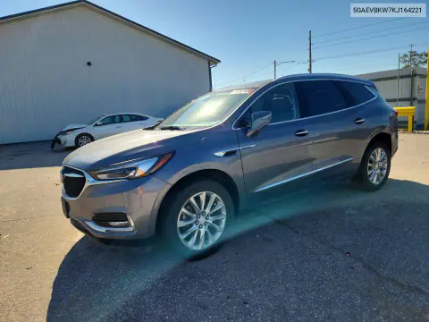 5GAEVBKW7KJ164221 — 2019 Buick Enclave, Задняя часть, фото до ремонта