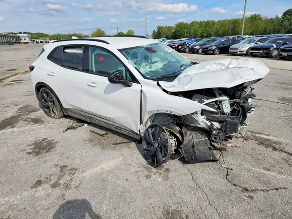 LRBAZLR43PD035599 — 2023 Buick Envision, фото 4 с аукциона Copart, Передняя часть