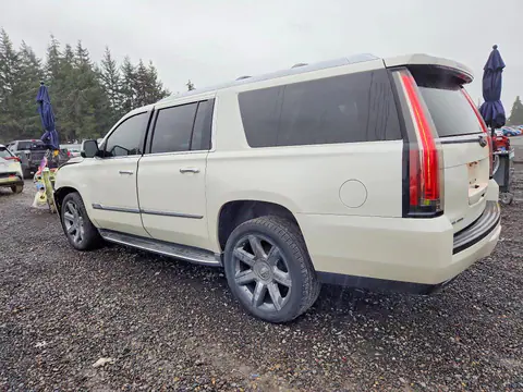 2015 Cadillac Escalade VIN 1GYS4SKJ7FR558599 фото 2