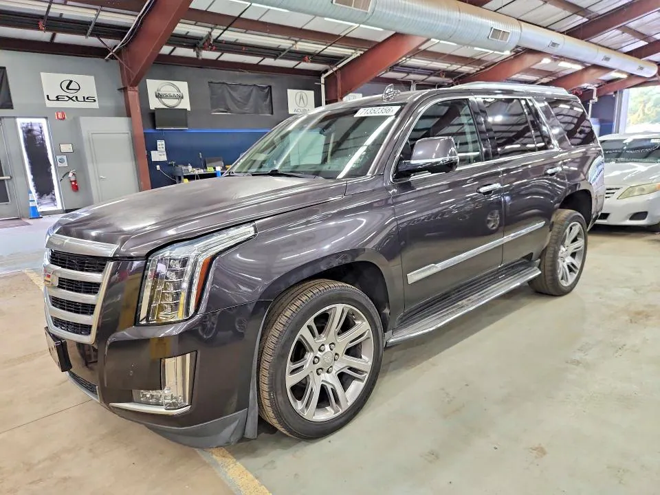 2015 Cadillac Escalade VIN 1GYS4MKJ4FR722886 фото 1