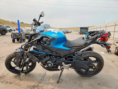 LCEPESLB7R6000614 — 2024 Cf Moto 450NK, фото 3 с аукциона Copart 30.09.2026, Боковая часть