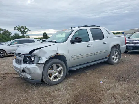 3GNTKFE72DG162639 — 2013 Chevrolet Avalanche, Передняя часть (Front End), фото до ремонта