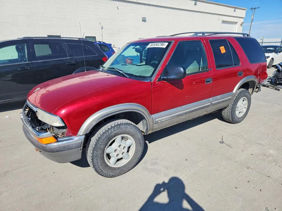 1998 CHEVROLET BLAZER VIN 1GNDT13W2W2135788 фото 1