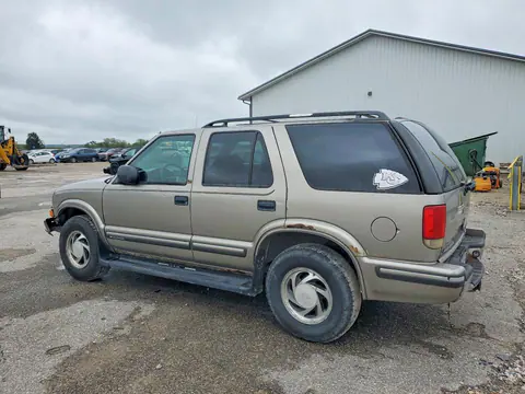 1999 CHEVROLET BLAZER VIN 1GNDT13W8X2156761 фото 2