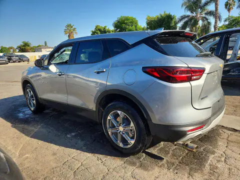 2025 Chevrolet Blazer VIN 3GNKBCR47SS266127 фото 2
