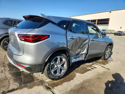 2025 Chevrolet Blazer VIN 3GNKBCR47SS266127 фото 3
