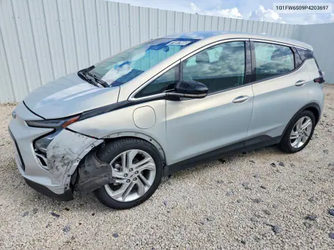 1G1FW6S09P4203697 — 2023 Chevrolet Bolt, Передняя часть, фото до ремонта