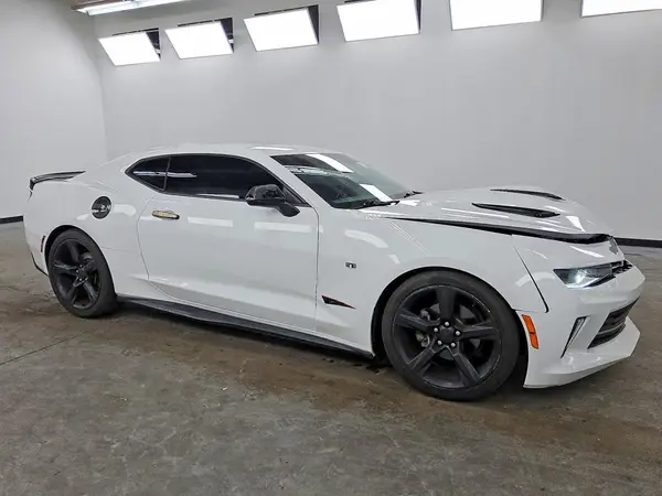 1G1FB1RX5H0137644 — 2017 Chevrolet Camaro, фото 4 с аукциона Copart 01.10.2026, Передняя часть