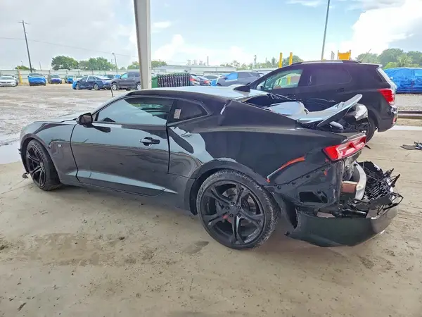 1G1FH1R77H0135344 — 2017 Chevrolet Camaro, фото 2 с аукциона Copart 30.09.2026, Повреждения со всех сторон