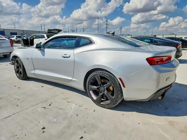 1G1FB1RX0H0105622 — 2017 Chevrolet Camaro, фото 2 с аукциона Copart, Передняя часть
