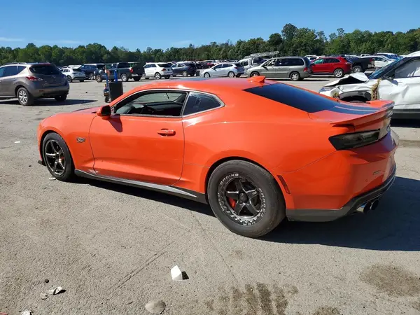 1G1FH1R70J0183869 — 2018 Chevrolet Camaro, фото 2 с аукциона Copart, Передняя часть