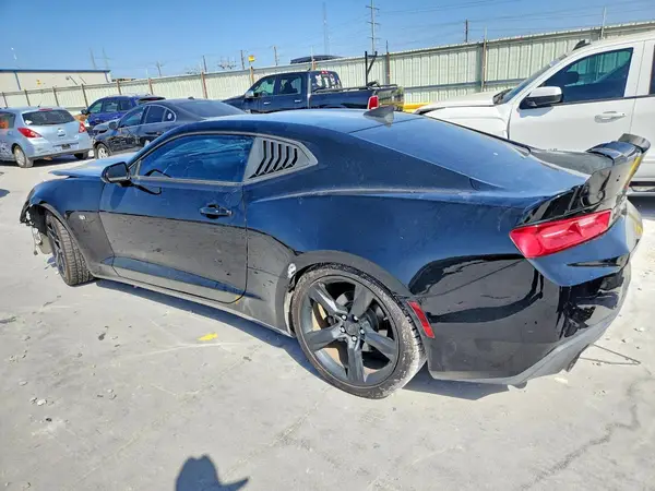 1G1FB1RX3J0157350 — 2018 Chevrolet Camaro, фото 2 с аукциона Copart, Передняя часть
