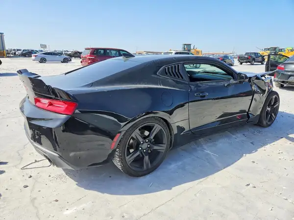 1G1FB1RX3J0157350 — 2018 Chevrolet Camaro, фото 3 с аукциона Copart, Передняя часть