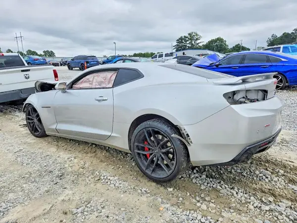 1G1FH1R72J0156916 — 2018 Chevrolet Camaro, фото 2 с аукциона Copart, Передняя часть