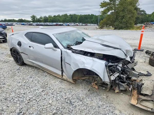 1G1FH1R72J0156916 — 2018 Chevrolet Camaro, фото 4 с аукциона Copart, Передняя часть