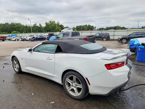 1G1FB3DX7J0121728 — 2018 Chevrolet Camaro, фото 2 с аукциона Copart, Передняя часть
