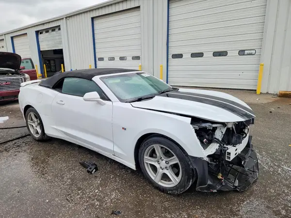 1G1FB3DX7J0121728 — 2018 Chevrolet Camaro, фото 4 с аукциона Copart, Передняя часть