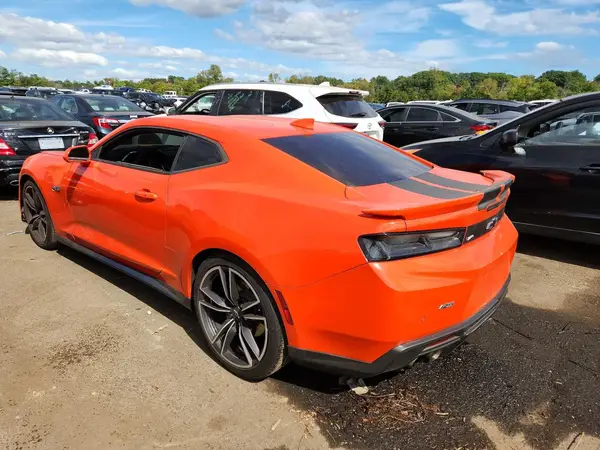 1G1FD1RSXJ0186777 — 2018 Chevrolet Camaro, фото 2 с аукциона Copart, Передняя часть