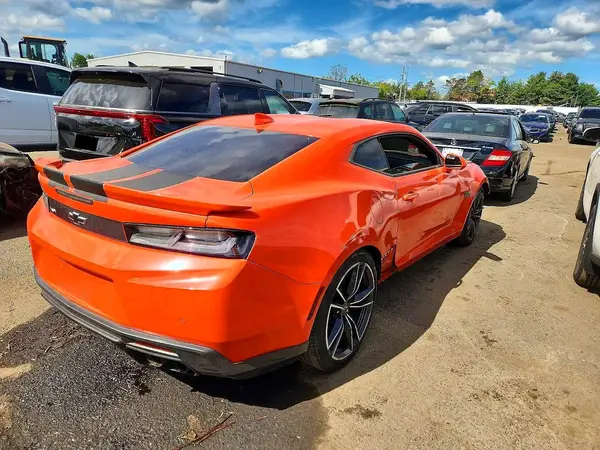 1G1FD1RSXJ0186777 — 2018 Chevrolet Camaro, фото 3 с аукциона Copart, Передняя часть