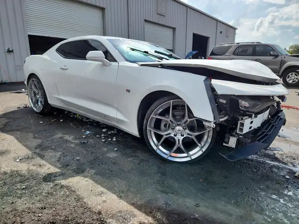 1G1FB1RS4M0126715 — 2021 Chevrolet Camaro, фото 4 с аукциона Copart 04.10.2026, Передняя часть