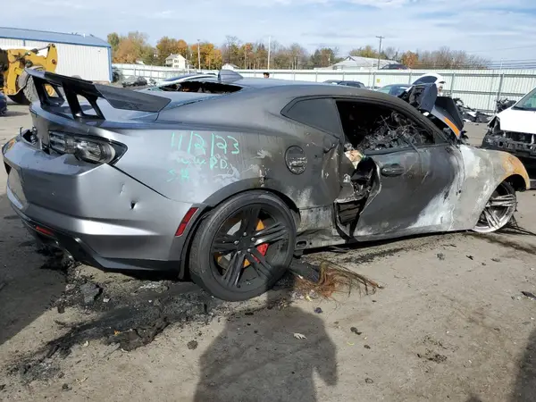 1G1FJ1R69M0136243 — 2021 Chevrolet Camaro, фото 3 с аукциона Copart 02.10.2026, Пожар двигателя