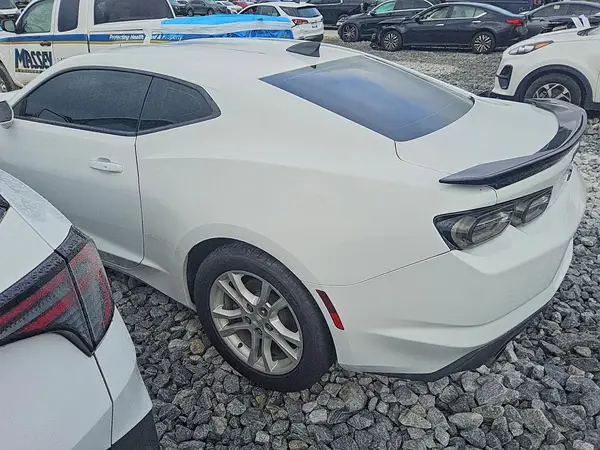 1G1FB1RX8N0123863 — 2022 Chevrolet Camaro, фото 2 с аукциона Copart 05.10.2026, Боковая часть