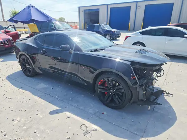 1G1FH1R76N0125724 — 2022 Chevrolet Camaro, фото 4 с аукциона Copart, Передняя часть
